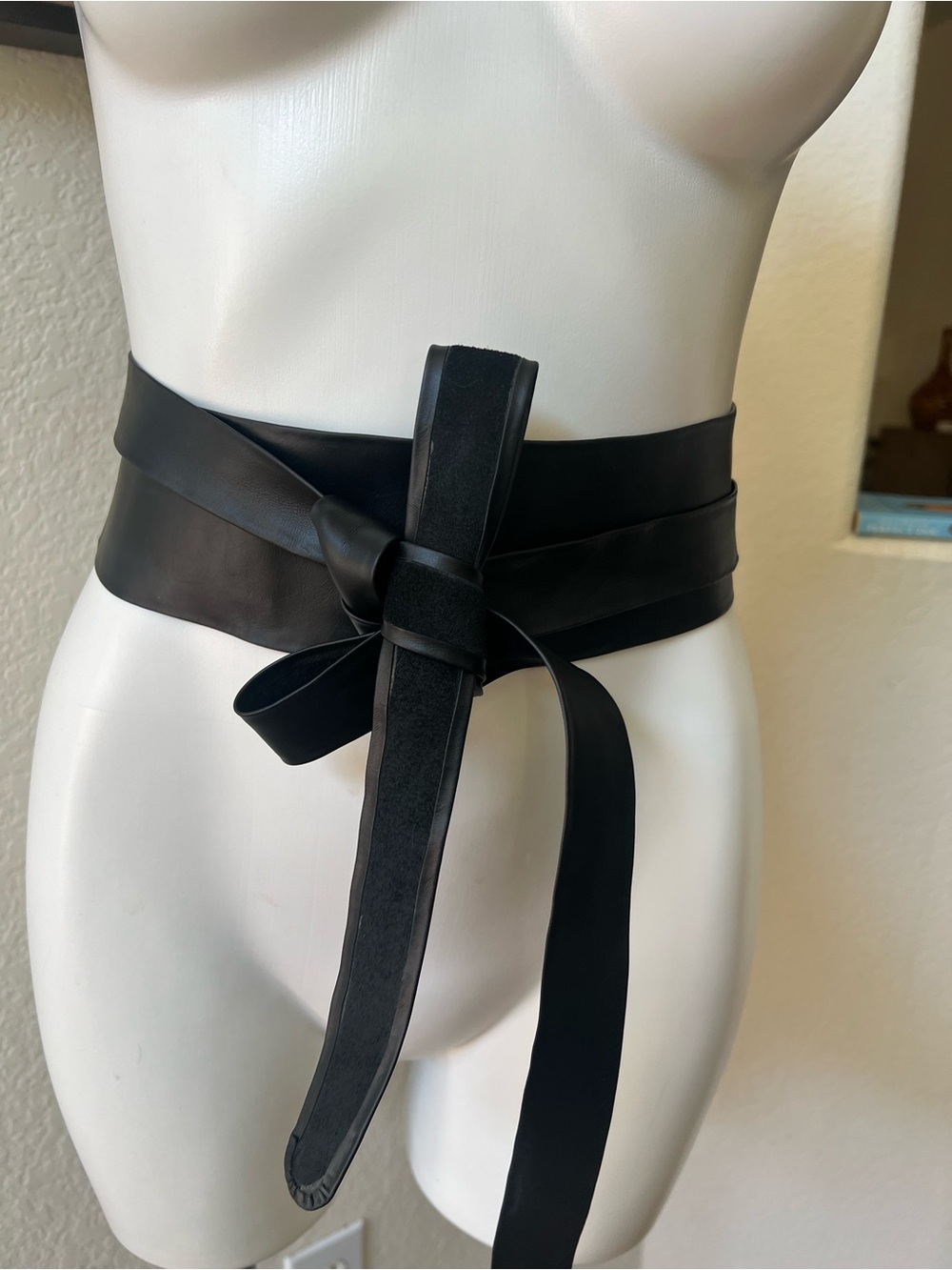 Ada Wide Black Wrap Belt with Front Tie 30 ways to tie NEW leather Argentina